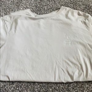 Vineyard vine T-shirt